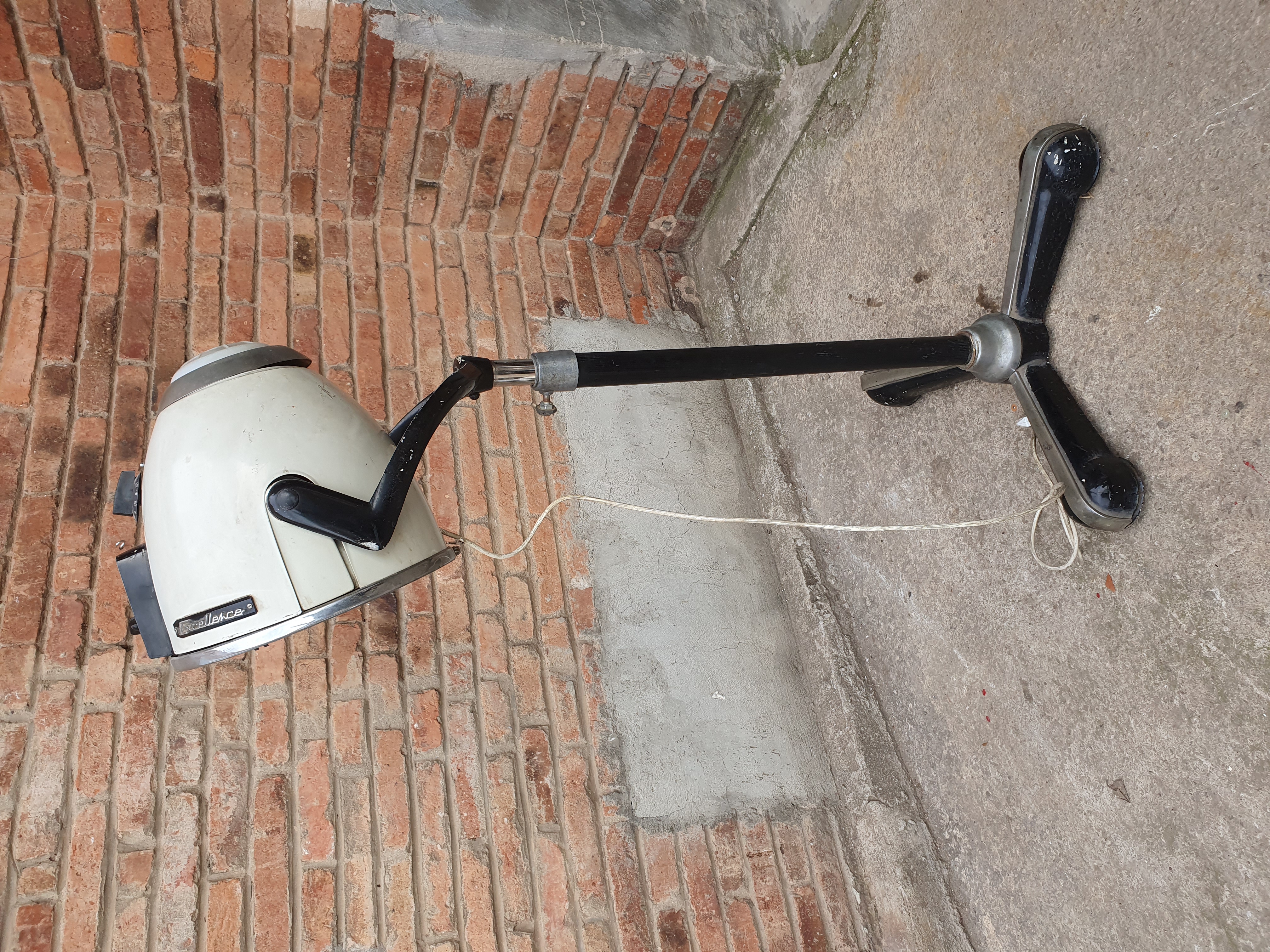 secador pelo peluqueria _ pie ruedas altreg 175-130x60 1u.